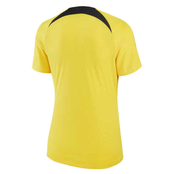 Women's Jordan Brand Yellow Paris Saint-Germain 2022/23 Pre-Match Raglan Performance Top - Image 7