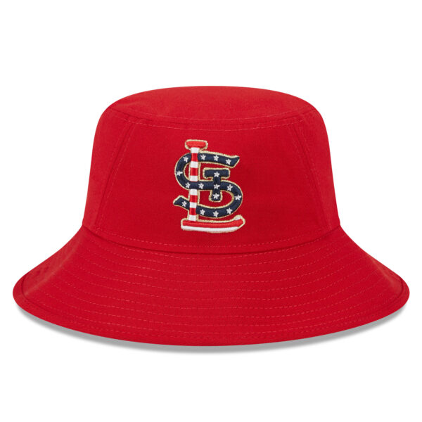 Men's New Era  Red St. Louis Cardinals 2023 Fourth of July Bucket Hat - Image 3