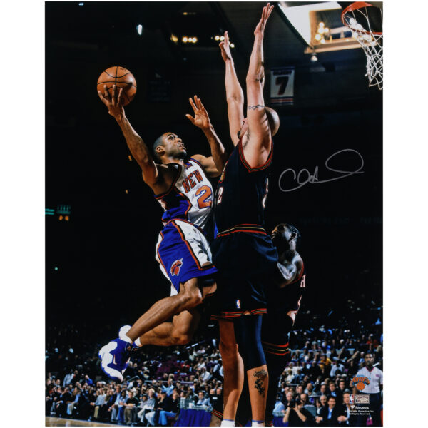 Allan Houston New York Knicks Autographed 16" x 20" Layup vs. Philadelphia 76ers Photograph