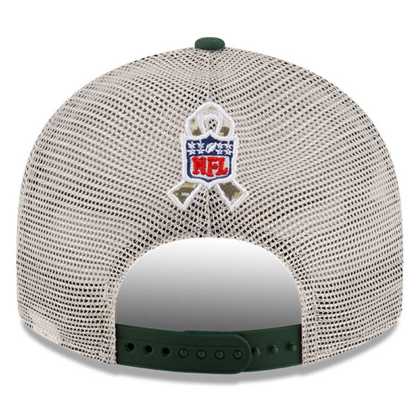 Men's New Era  Stone/Green Green Bay Packers 2023 Salute To Service Low Profile 9FIFTY Snapback Hat - Image 10
