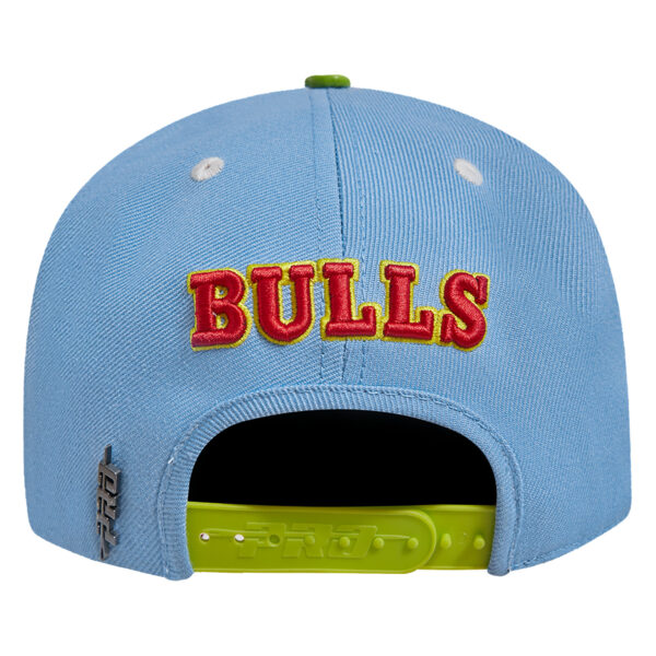 Men's Pro Standard Light Blue/Green Chicago Bulls Retro Program 2-Tone Snapback Hat - Image 12