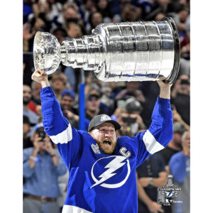 Steven Stamkos Tampa Bay Lightning Unsigned 2021 Stanley Cup Champions Raising Cup Photograph