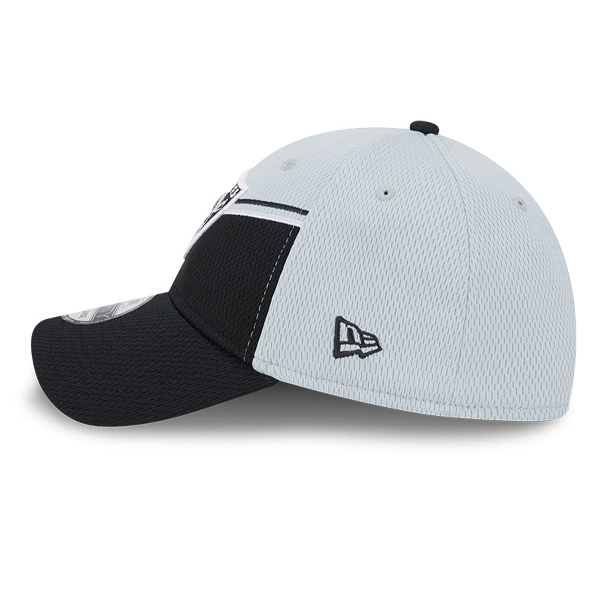 Men's New Era Gray/Black Las Vegas Raiders 2023 Sideline 39THIRTY Flex Hat - Image 5