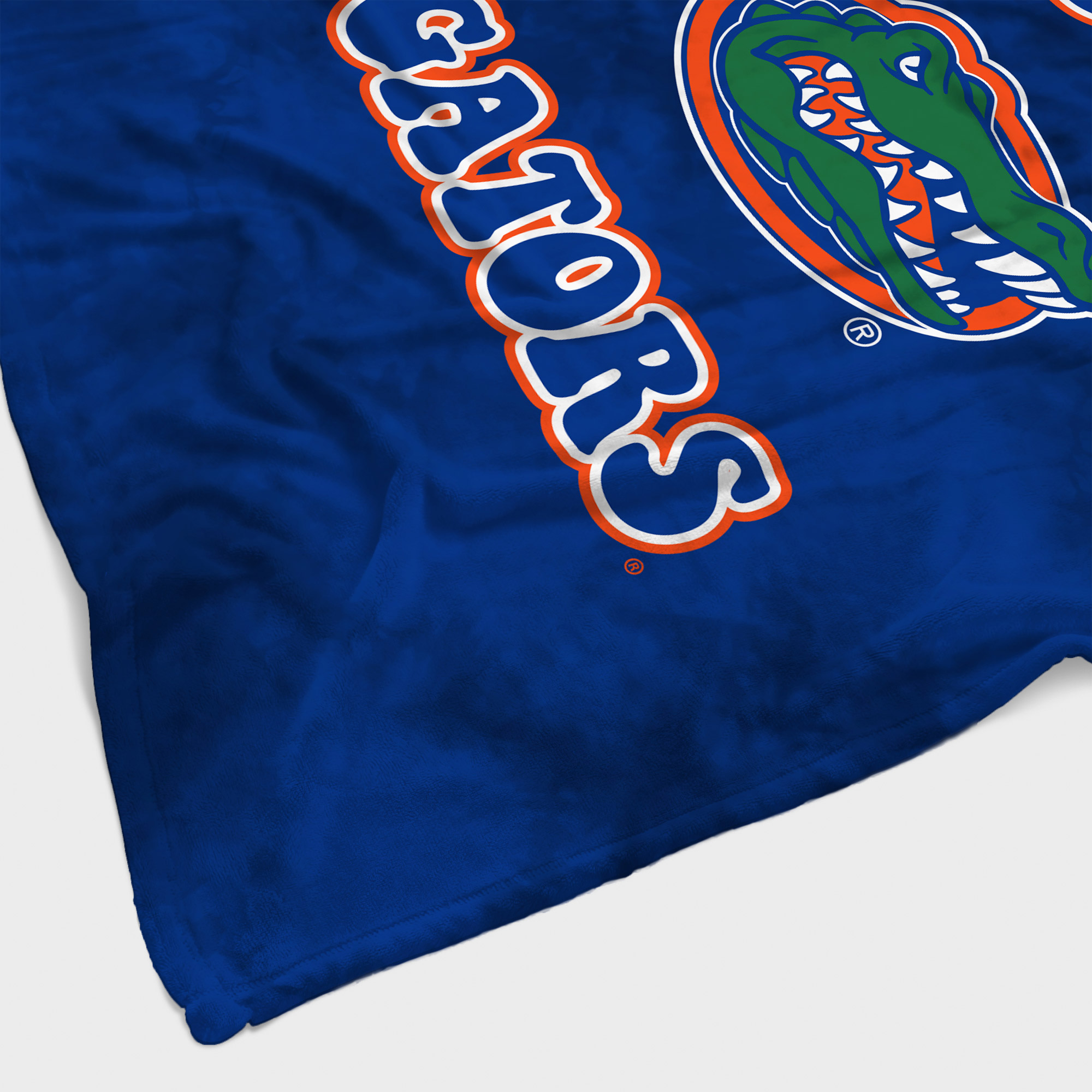 Florida Gators 60'' x 70'' Bubble Tie-Dye Flannel Sherpa Blanket - Image 3
