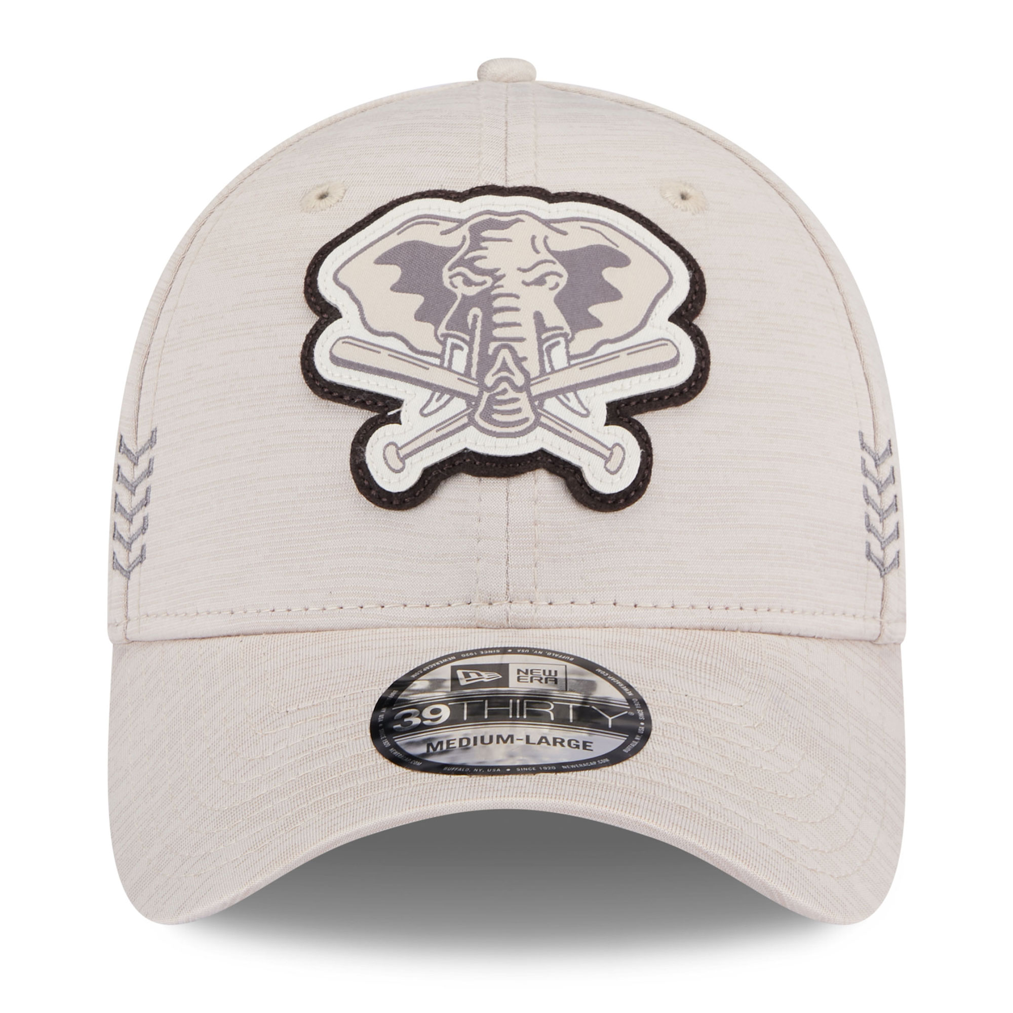 Men's New Era Cream Oakland Athletics 2024 Clubhouse 39THIRTY Flex Fit Hat - Image 8