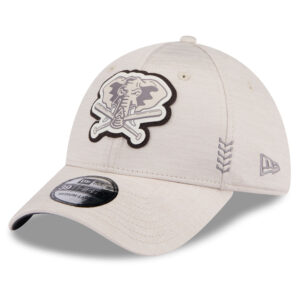 Men's New Era  Cream Oakland Athletics 2024 Clubhouse 39THIRTY Flex Fit Hat