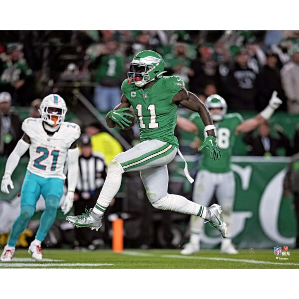 A.J. Brown Philadelphia Eagles Unsigned Kelly Green Jersey Touchdown Photograph