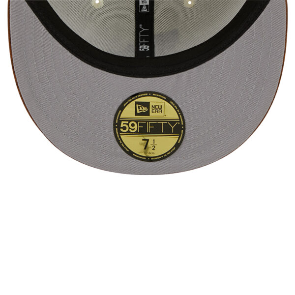 Event-Used #5 Yellow Pin Flag from The Tour Championship on November 2nd to 5th 2006 - Image 6