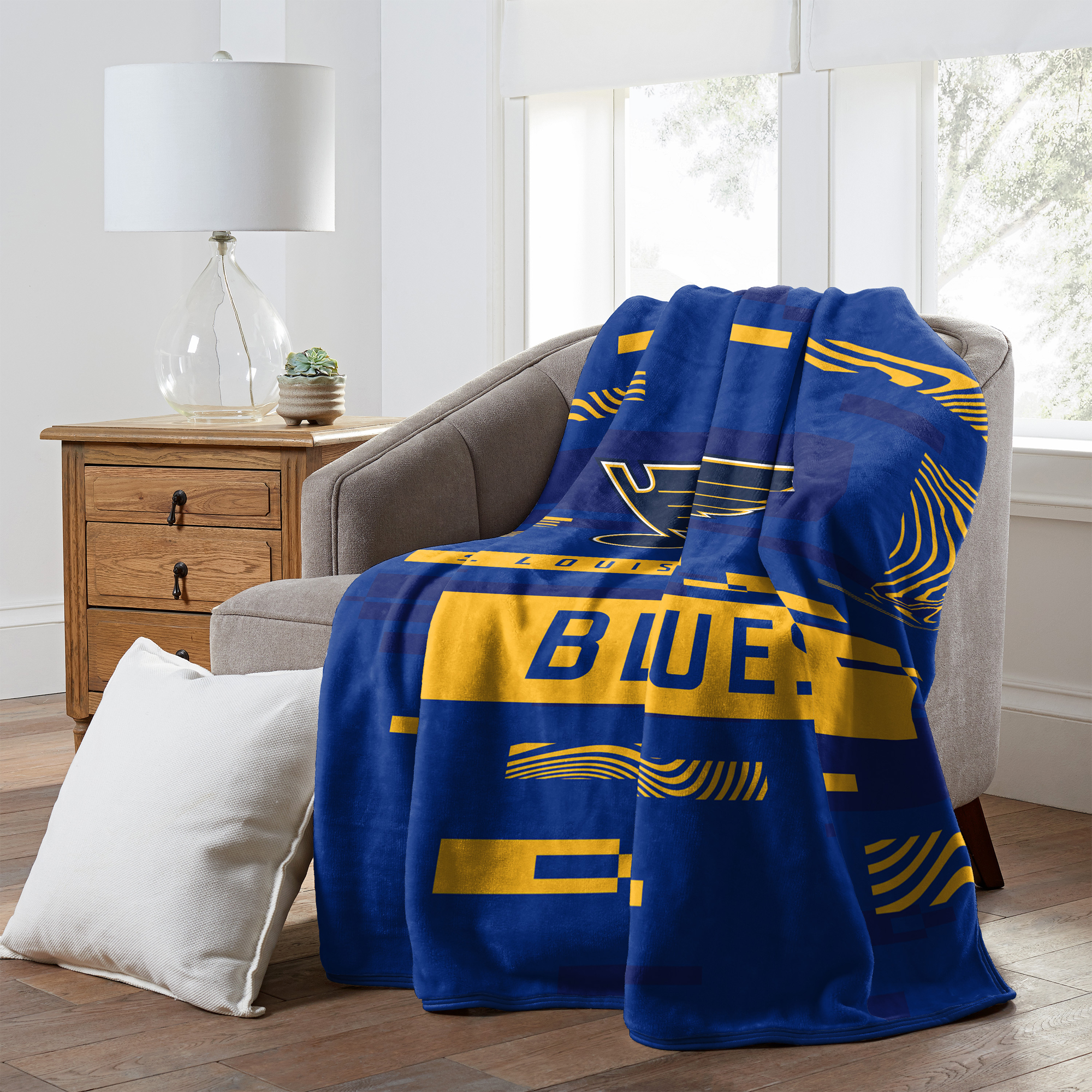 The Northwest Group St. Louis Blues 50" x 60" Digitize Raschel Throw Blanket - Image 6