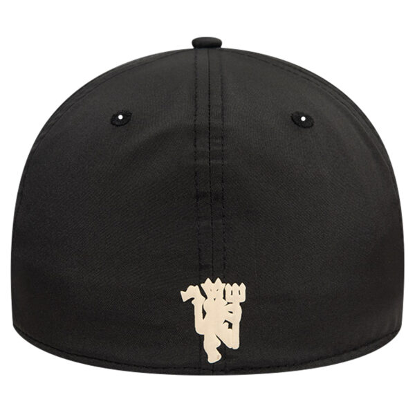 Men's New Era Black Manchester United Puff Print 39THIRTY A-Frame Flex Hat - Image 10