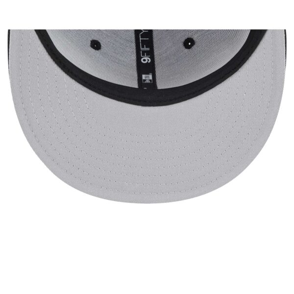 Men's New Era Black The Jetsons George Jetson Trucker 9FIFTY Snapback Hat - Image 11