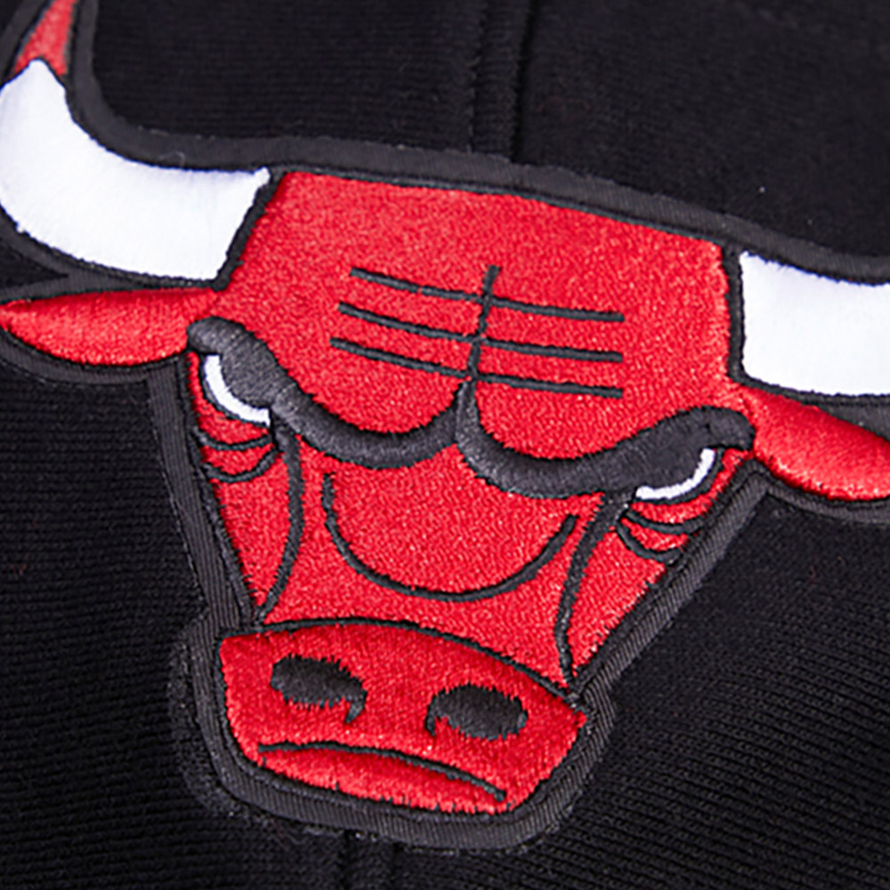 Men's Pro Standard Black Chicago Bulls Retro Classic Pullover Hoodie - Image 8