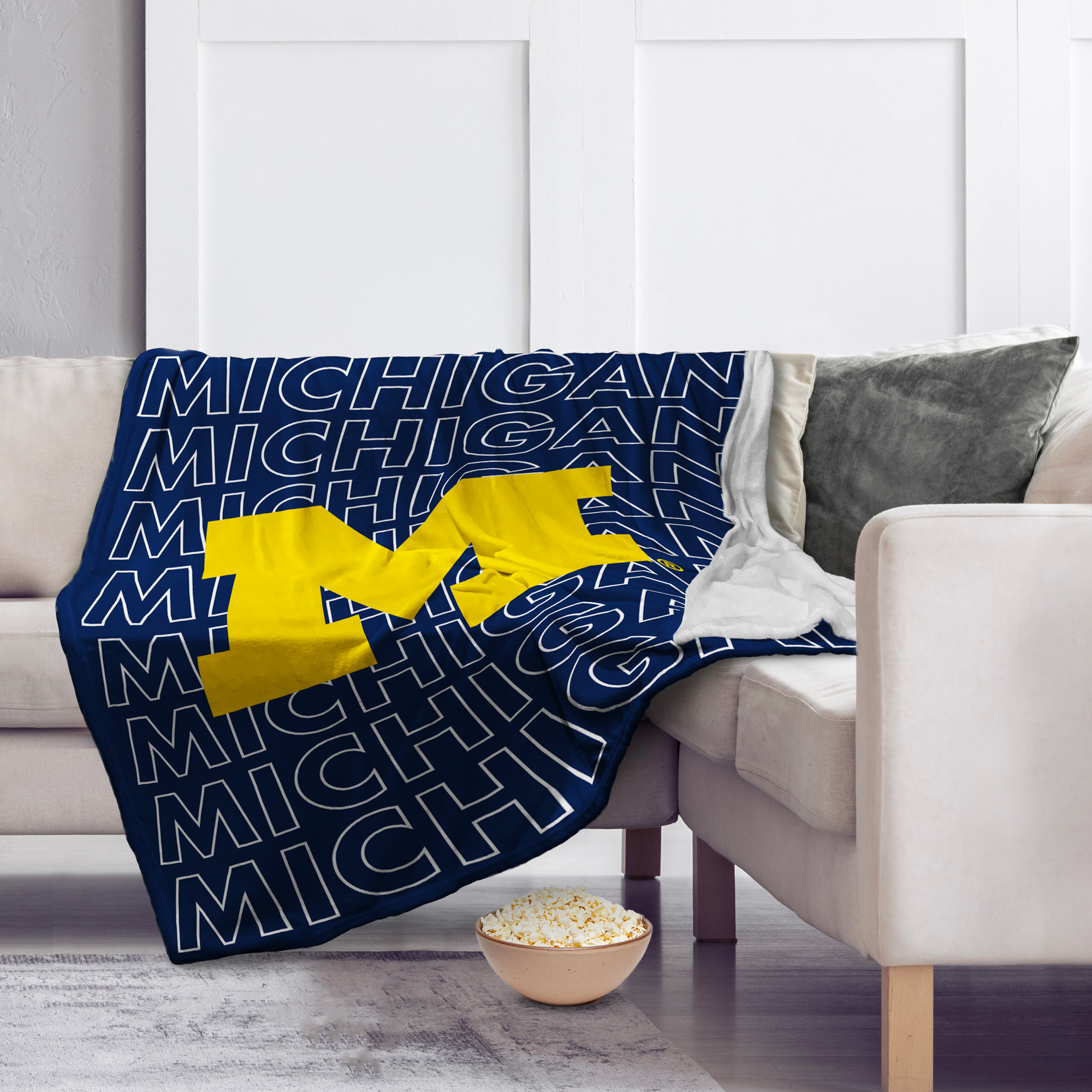 Michigan Wolverines 60" x 70" Echo Wordmark Lightweight Blanket - Image 3