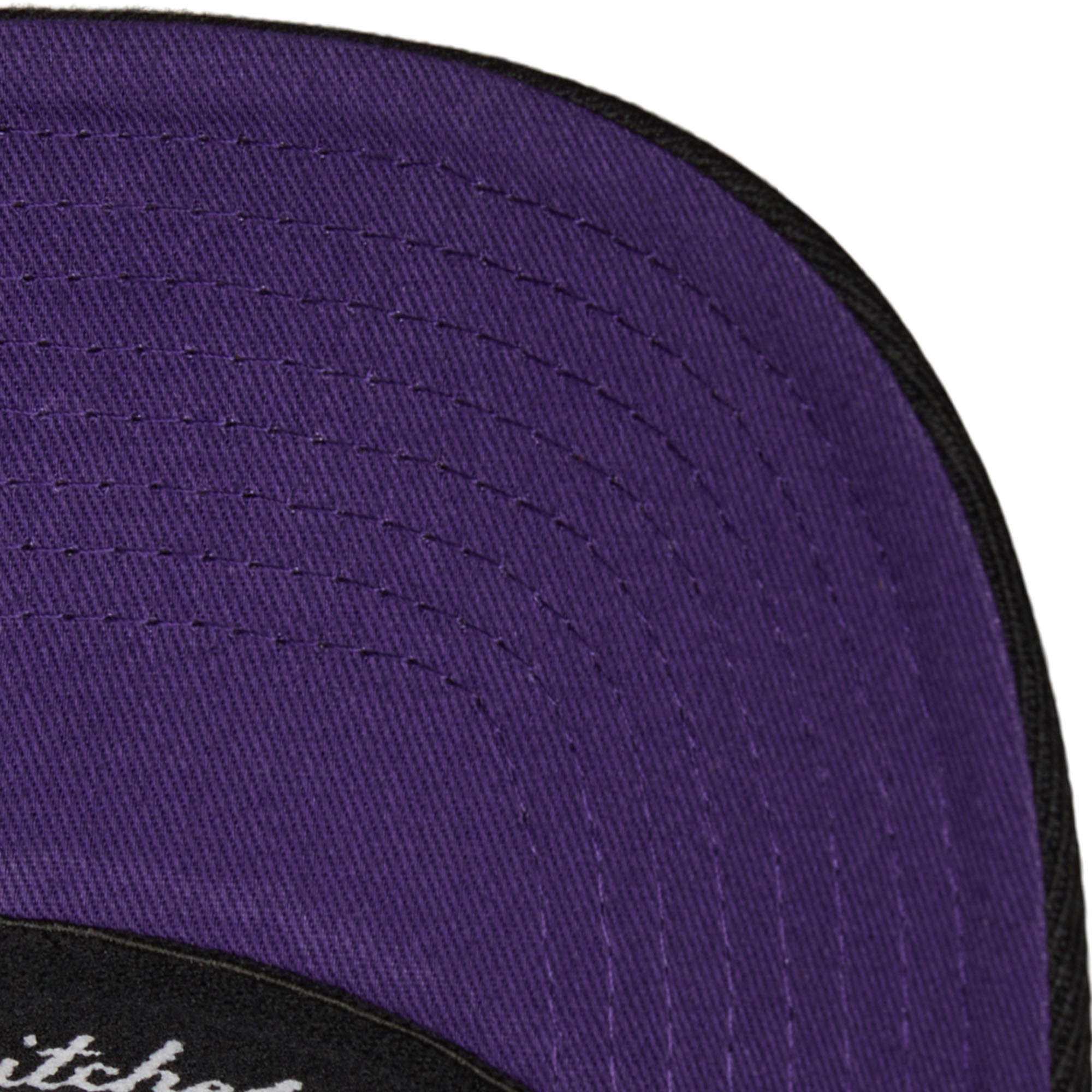 Men's Mitchell & Ness Black Charlotte Hornets MVP Team Script 2.0 Stretch-Snapback Hat - Image 4