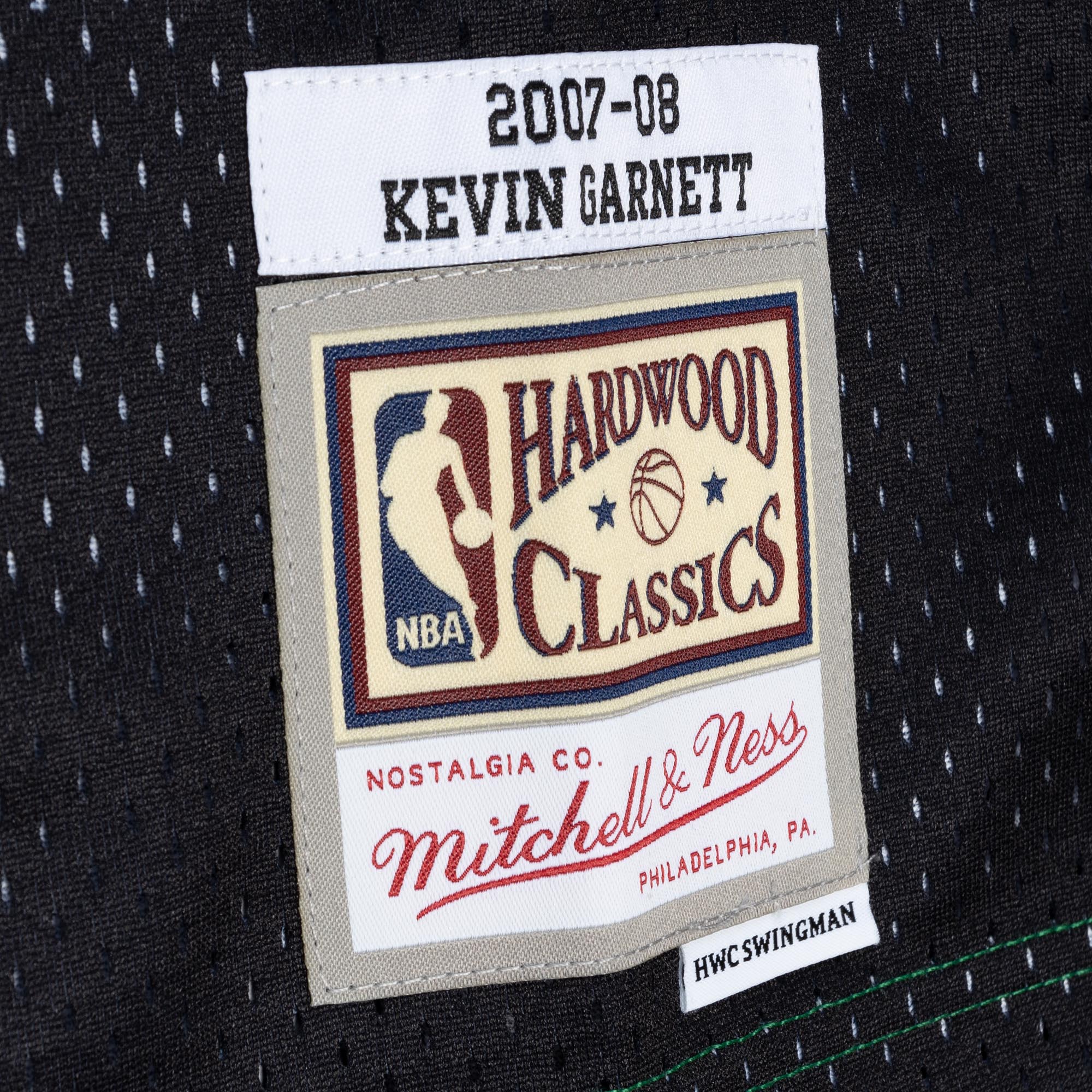 Men's Mitchell & Ness Kevin Garnett Black/Kelly Green Boston Celtics Hardwood Classics 2007/08 Split Swingman Jersey - Image 5