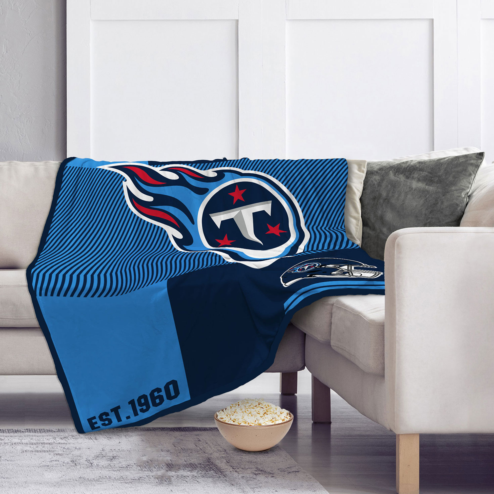 Pegasus Tennessee Titans 60" x 80" Sherpa Throw Blanket - Image 9