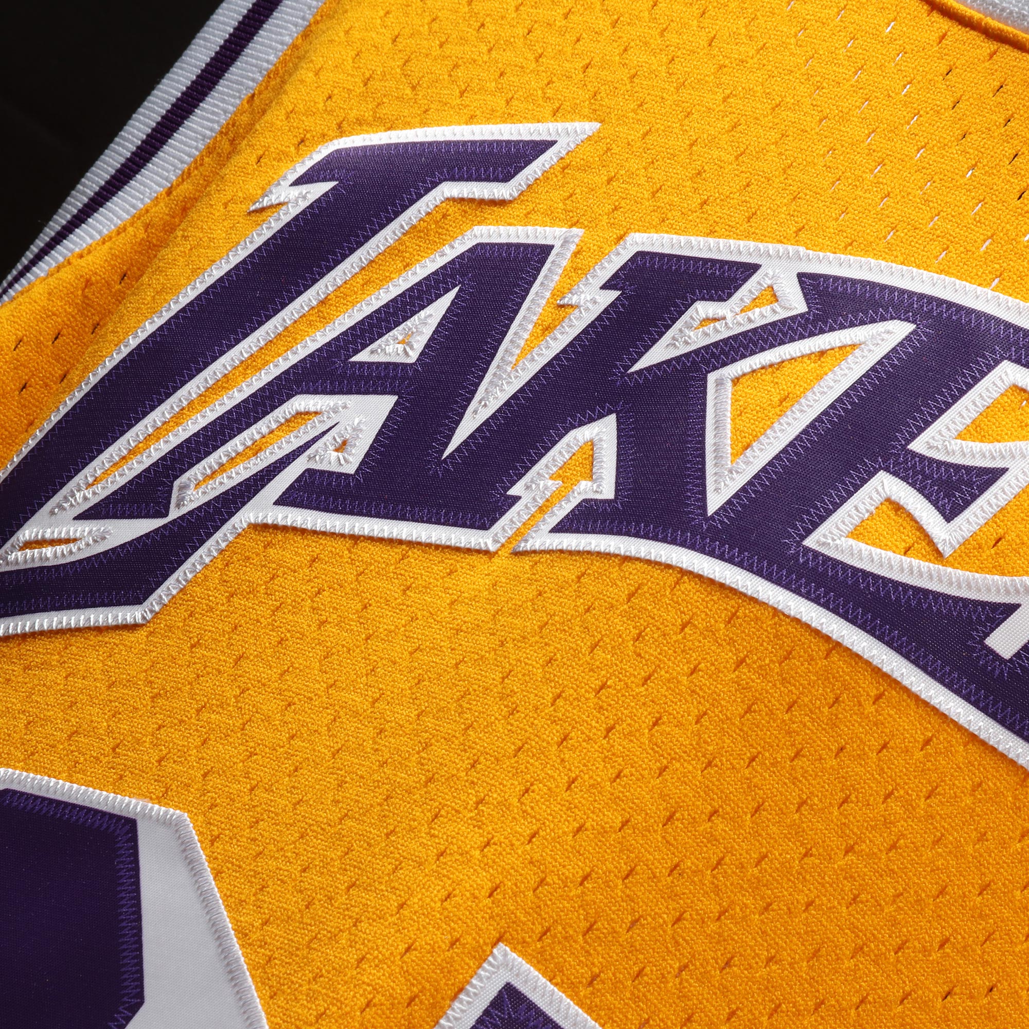 Men's Mitchell & Ness Magic Johnson Gold Los Angeles Lakers 1984/85 Hardwood Classics Swingman Jersey - Image 12