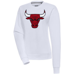 Women's Antigua  White Chicago Bulls Victory Crewneck Pullover Sweatshirt
