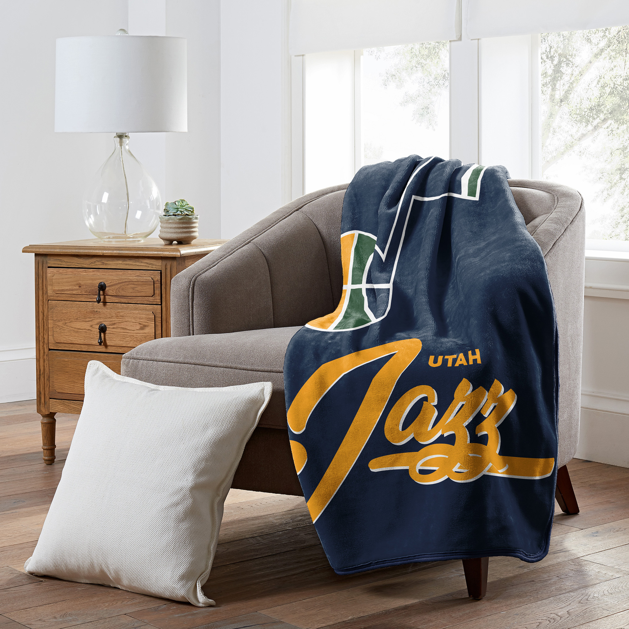 The Northwest Group Utah Jazz 50" x 60" Signature Raschel Plush Throw Blanket - Image 5