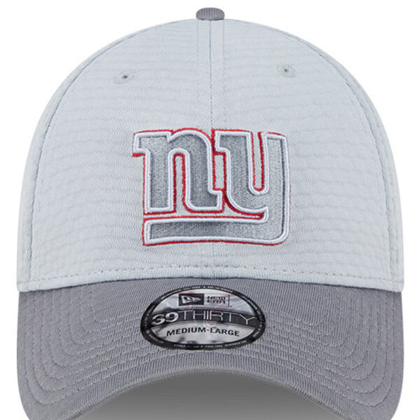 Men's New Era Gray New York Giants 2024 NFL Training Camp 39THIRTY Flex Hat - Image 3