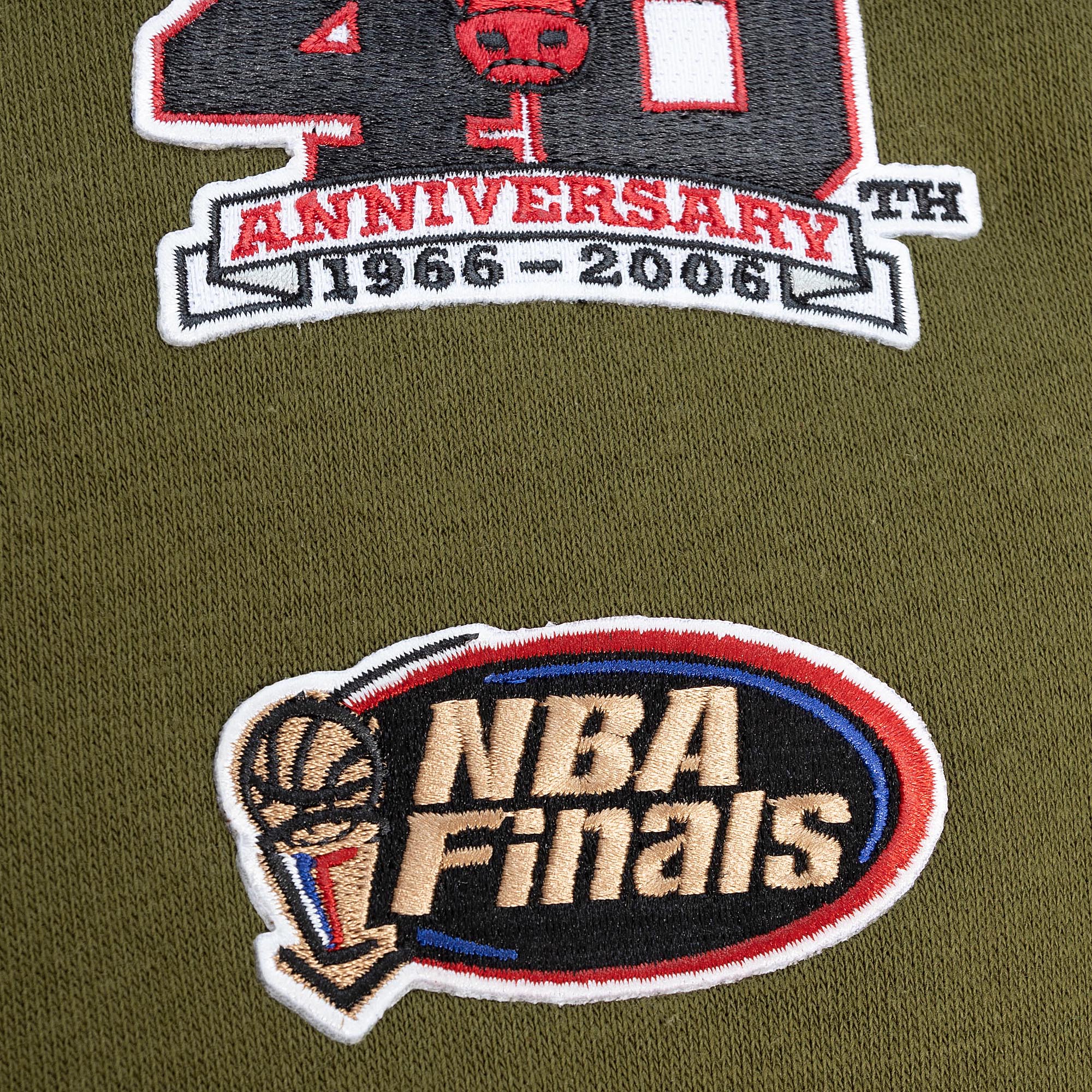 Men's Mitchell & Ness Olive Chicago Bulls Hardwood Classics Script Flight Pullover Hoodie - Image 11